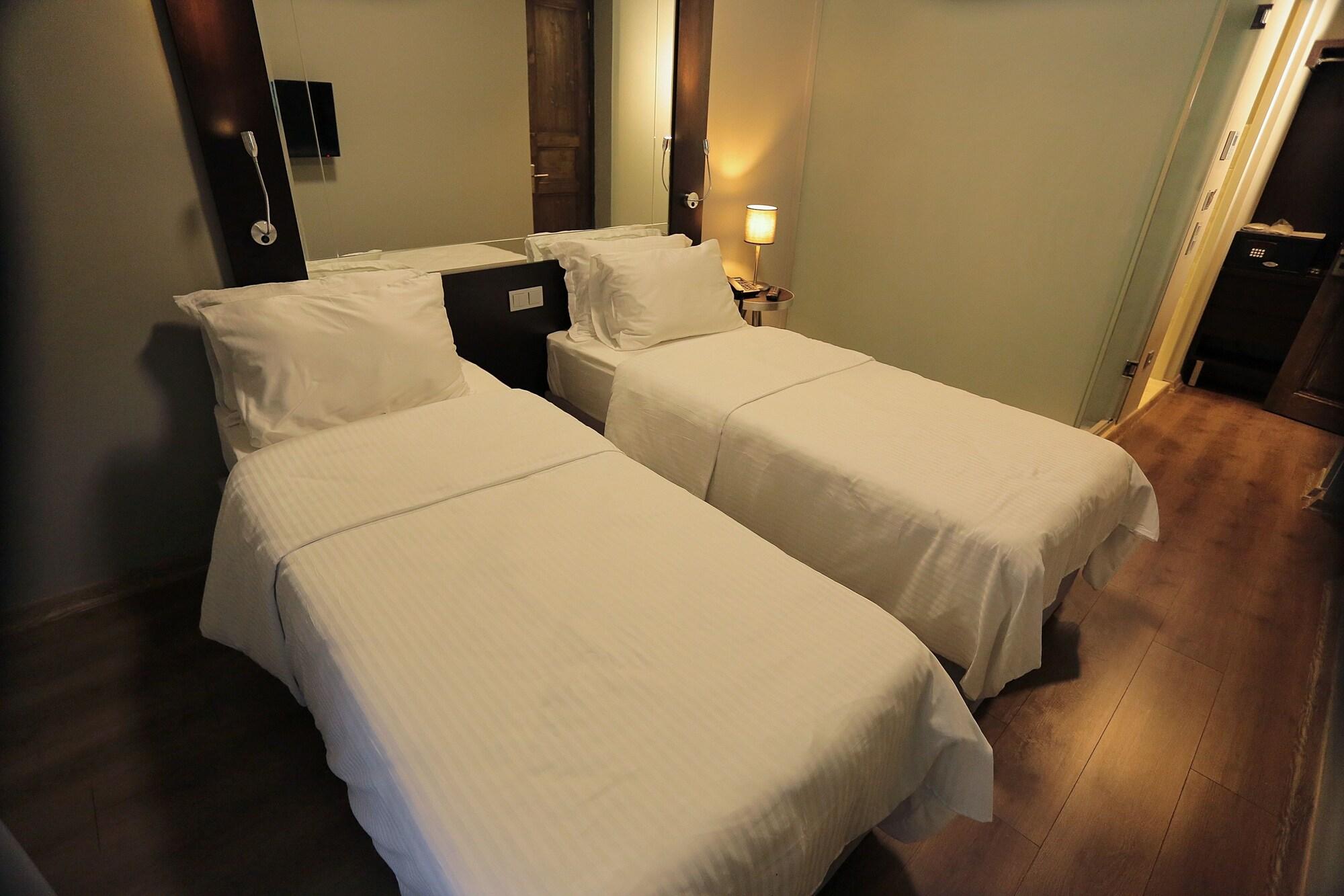 Ferman Pera Hotel Istanbul Exterior photo
